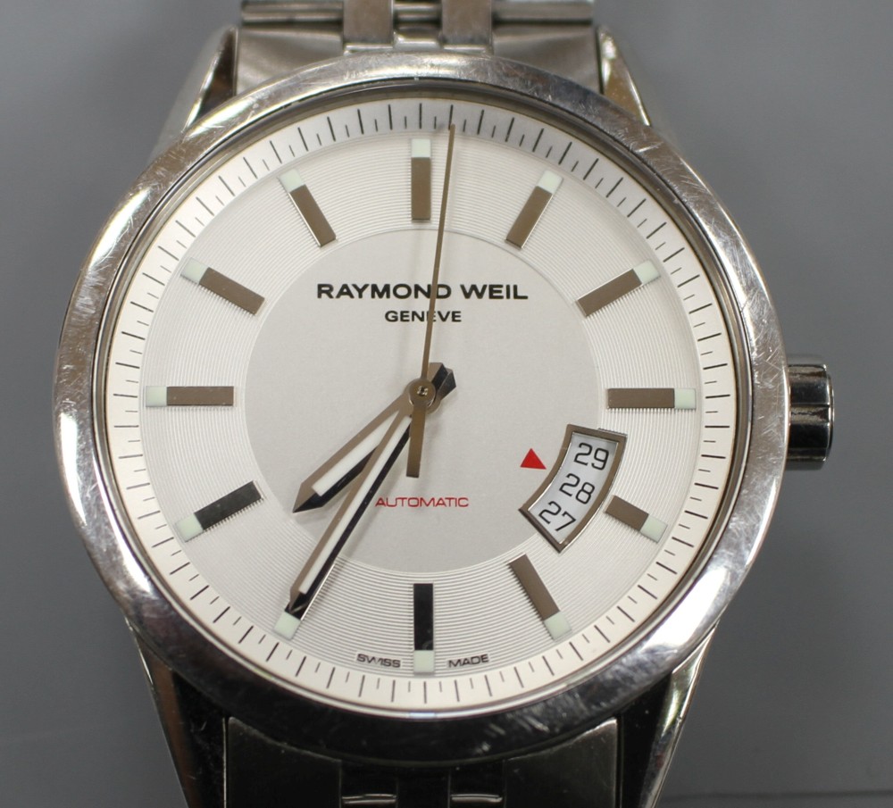 A gentlemans modern Raymond Weil stainless steel automatic wrist watch, on Raymond Weil stainless steel strap.